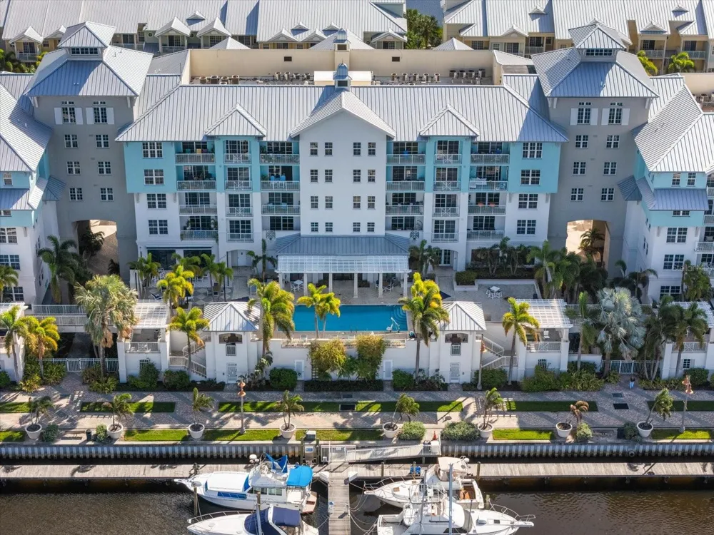 536 BAHIA BEACH BOULEVARD #422B Ruskin, FL 33570
