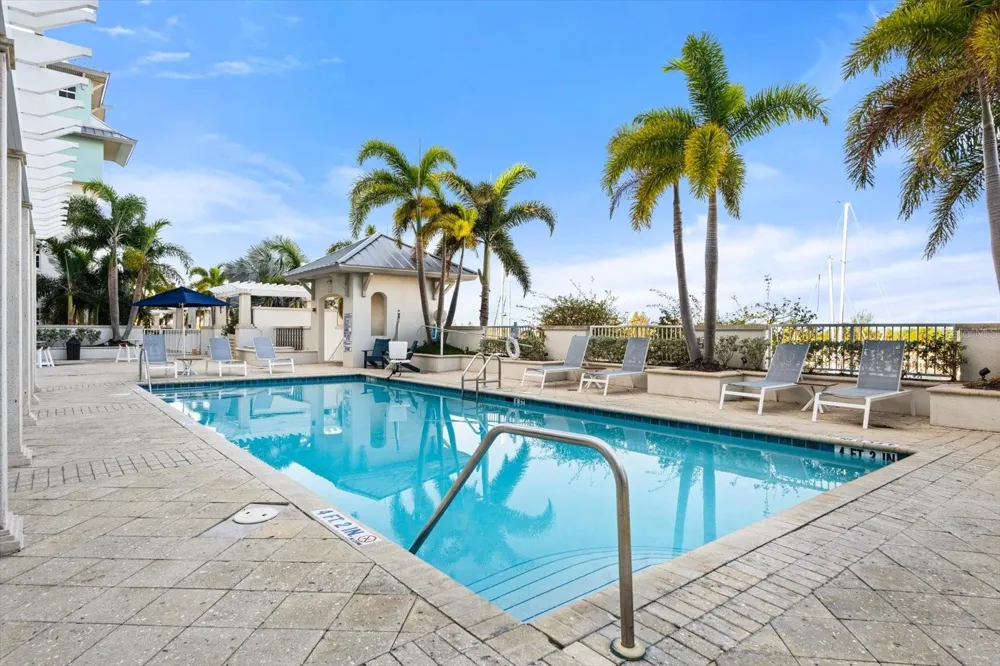 536 BAHIA BEACH BOULEVARD #422B Ruskin, FL 33570