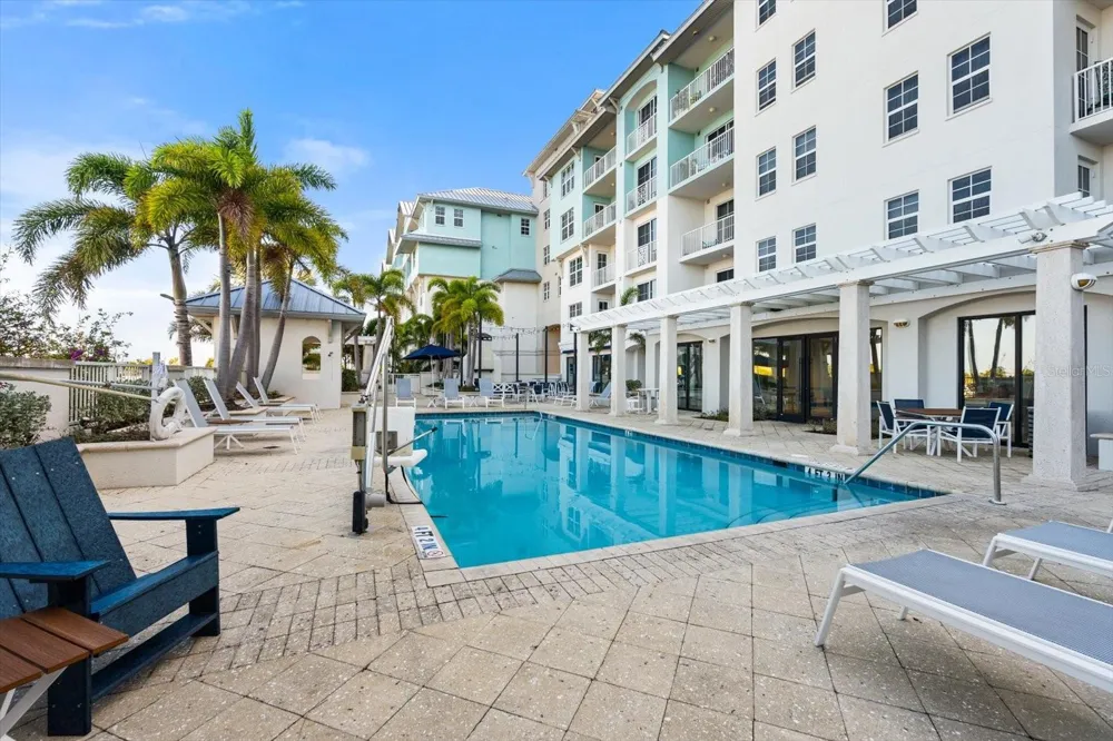 536 BAHIA BEACH BOULEVARD #422B Ruskin, FL 33570