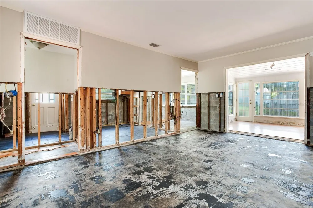16107 GULF BOULEVARD Redington Beach, FL 33708