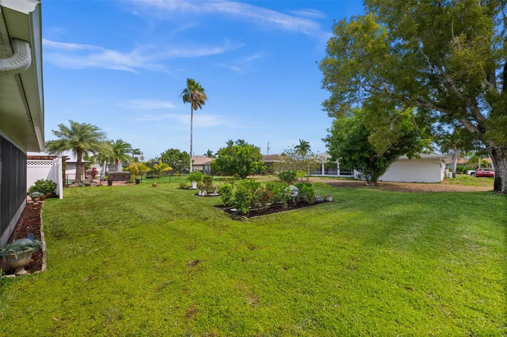 706 SW 51ST TERRACE Cape Coral, FL 33914