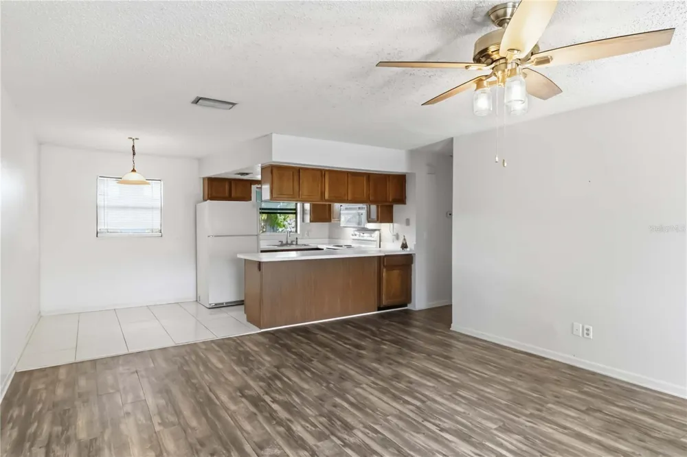 4951 91ST AVENUE #33 Pinellas Park, FL 33782