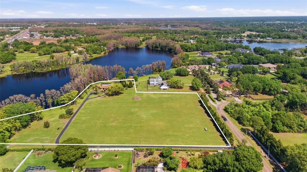 820 NEWBERGER ROAD Lutz, FL 33549