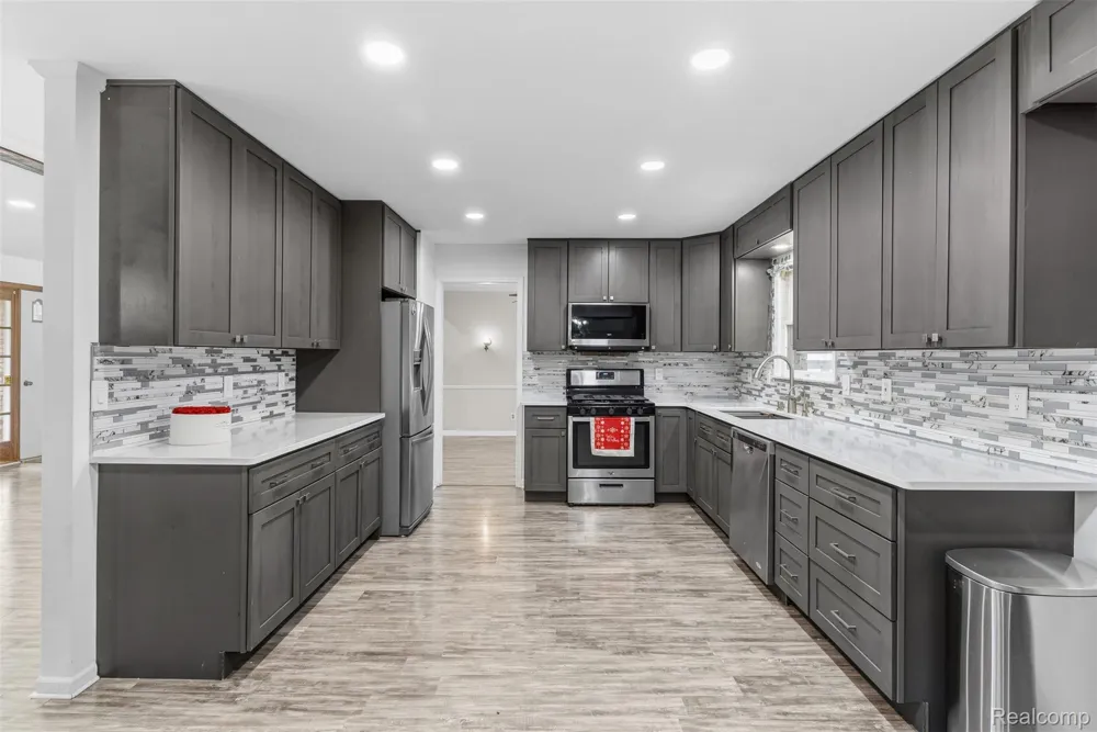 3432 S State Road Davison Township, MI 48423