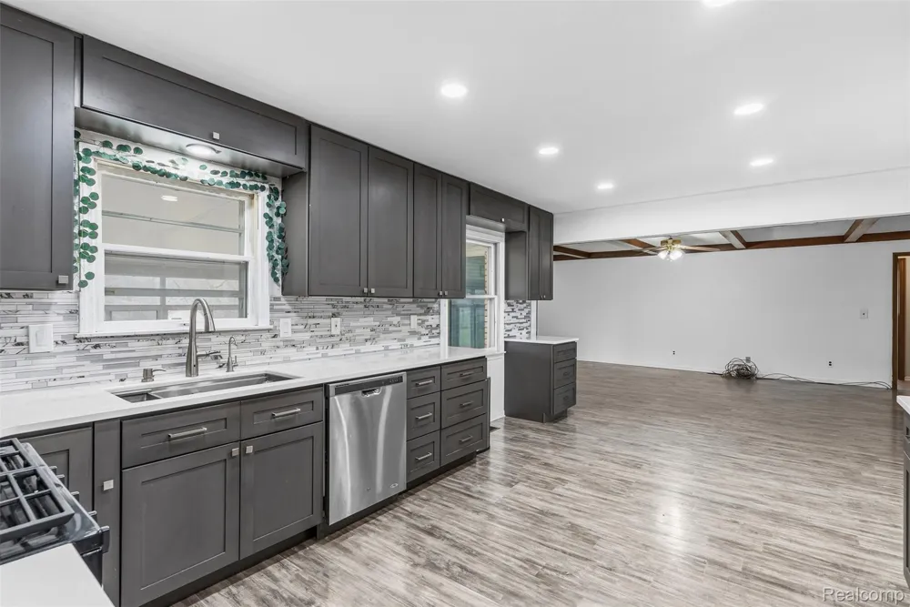 3432 S State Road Davison Township, MI 48423