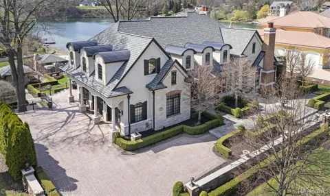 18939 Bella Vista Court