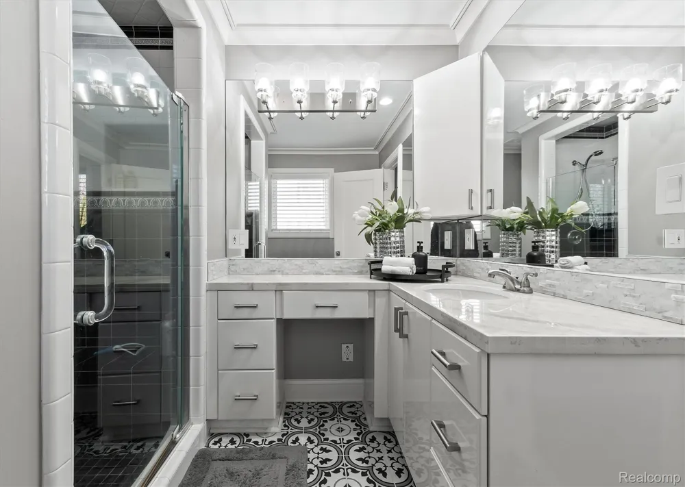2440 Lake Angelus Lane Lake Angelus City, MI 48326