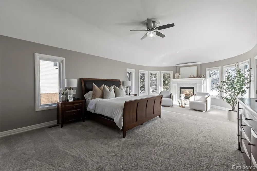 2440 Lake Angelus Lane Lake Angelus City, MI 48326