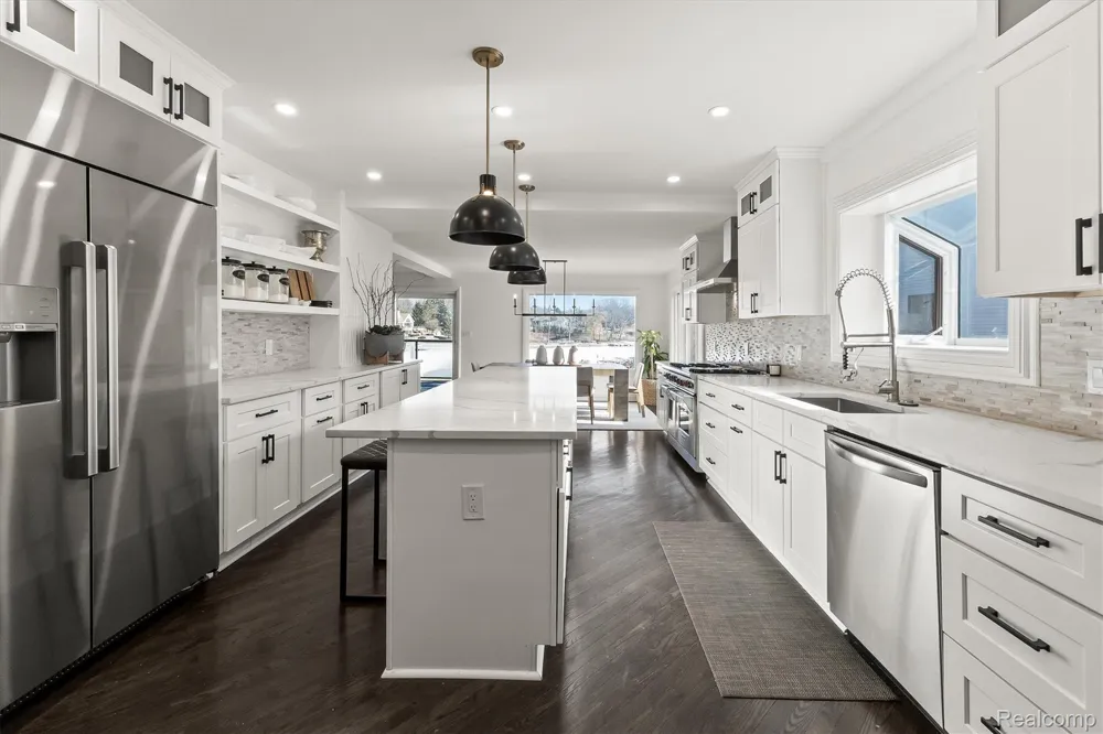 2440 Lake Angelus Lane Lake Angelus City, MI 48326