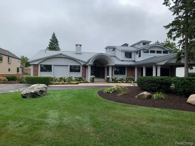 2440 Lake Angelus Lane Lake Angelus City, MI 48326