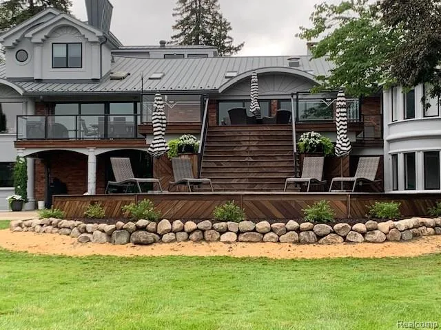 2440 Lake Angelus Lane Lake Angelus City, MI 48326