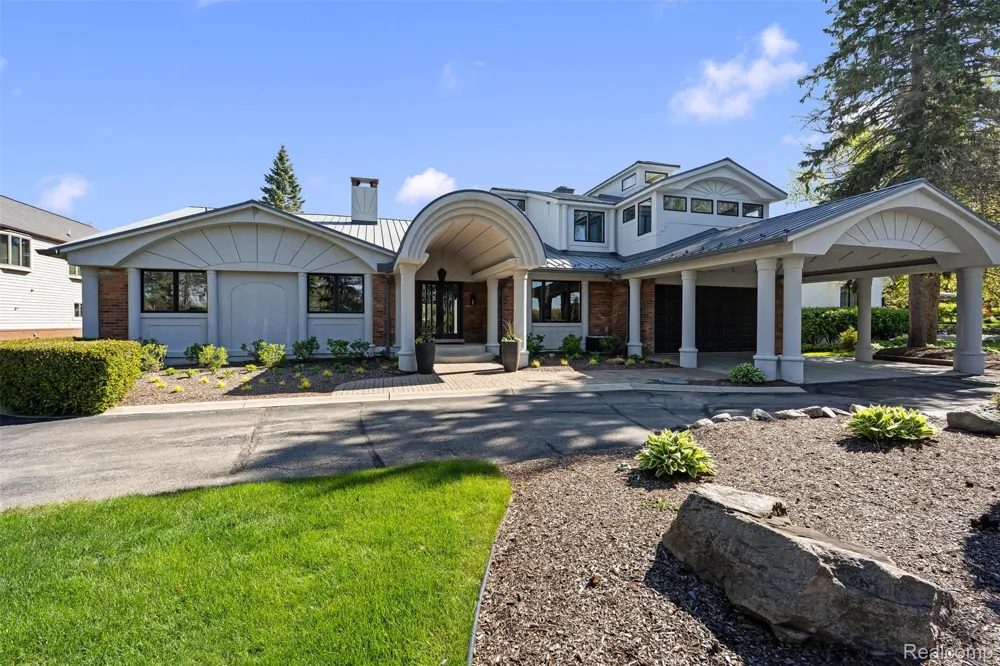 2440 Lake Angelus Lane Lake Angelus City, MI 48326