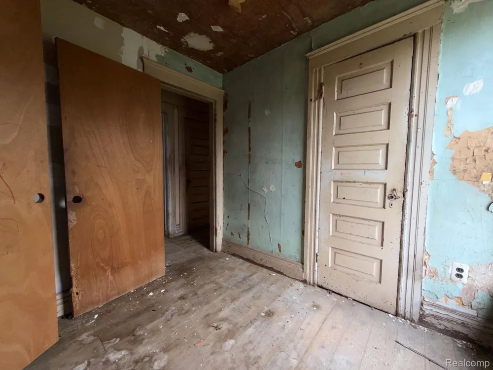 2546 W Forest Avenue Detroit City, MI 48208