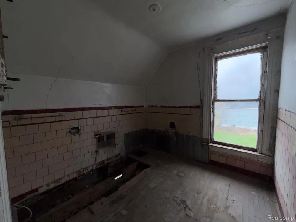 2546 W Forest Avenue Detroit City, MI 48208