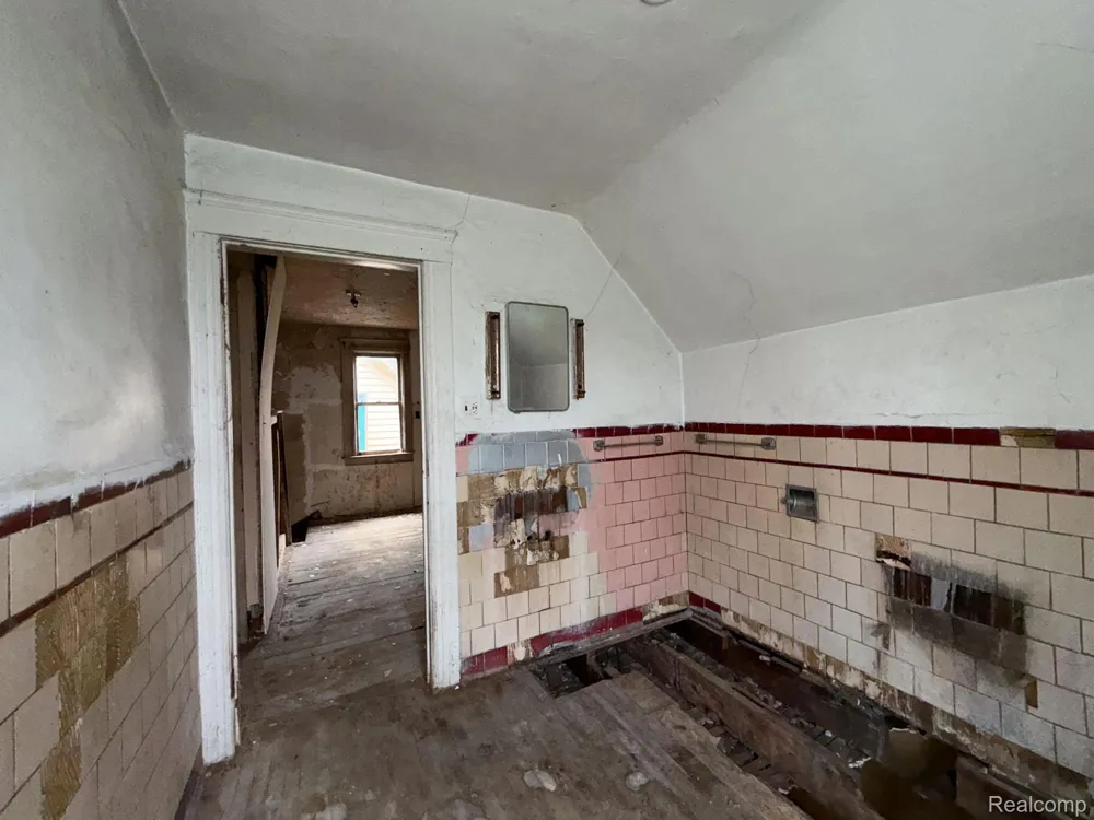 2546 W Forest Avenue Detroit City, MI 48208
