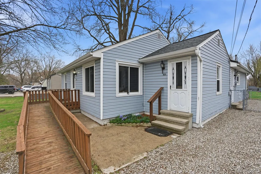 1028 Carlton Drive York Charter Township, MI 48160
