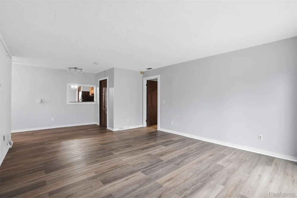 1028 Carlton Drive York Charter Township, MI 48160
