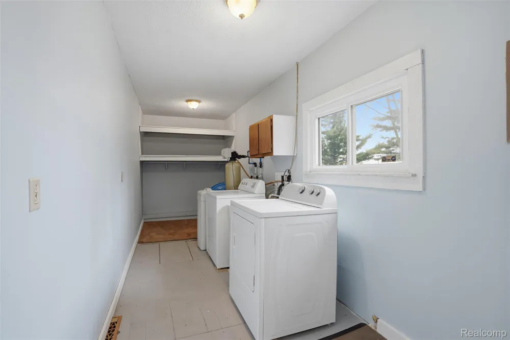 1028 Carlton Drive York Charter Township, MI 48160