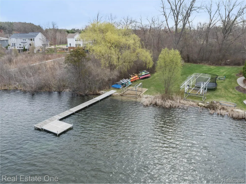 508 Woodstone Court White Lake Charter Township, MI 48386