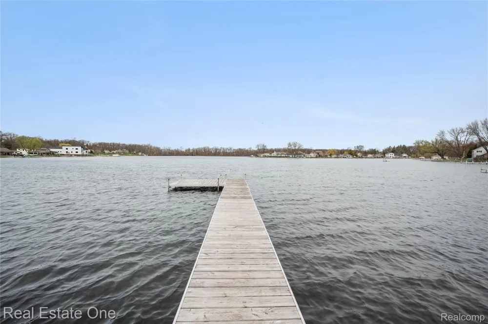 508 Woodstone Court White Lake Charter Township, MI 48386