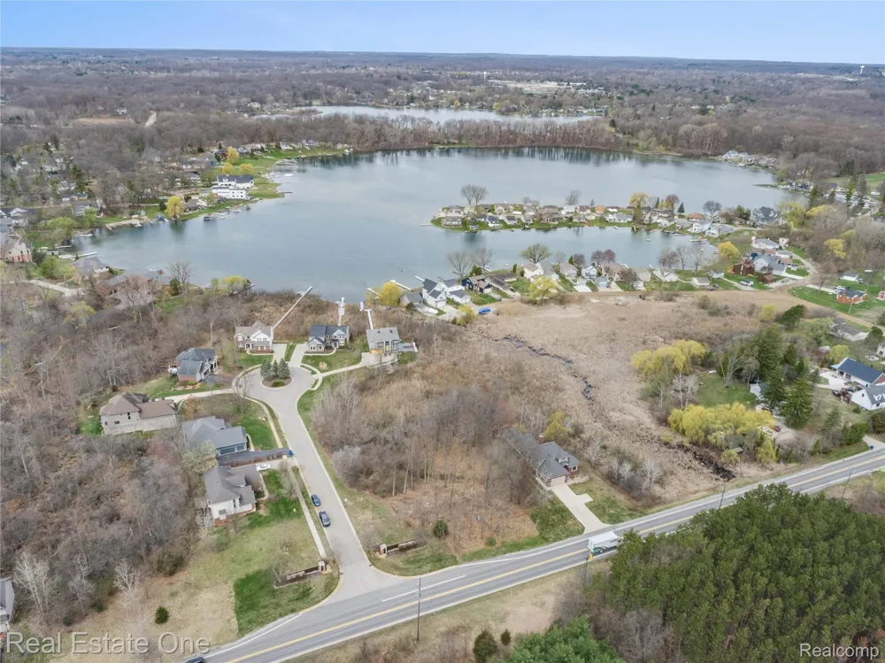 508 Woodstone Court White Lake Charter Township, MI 48386