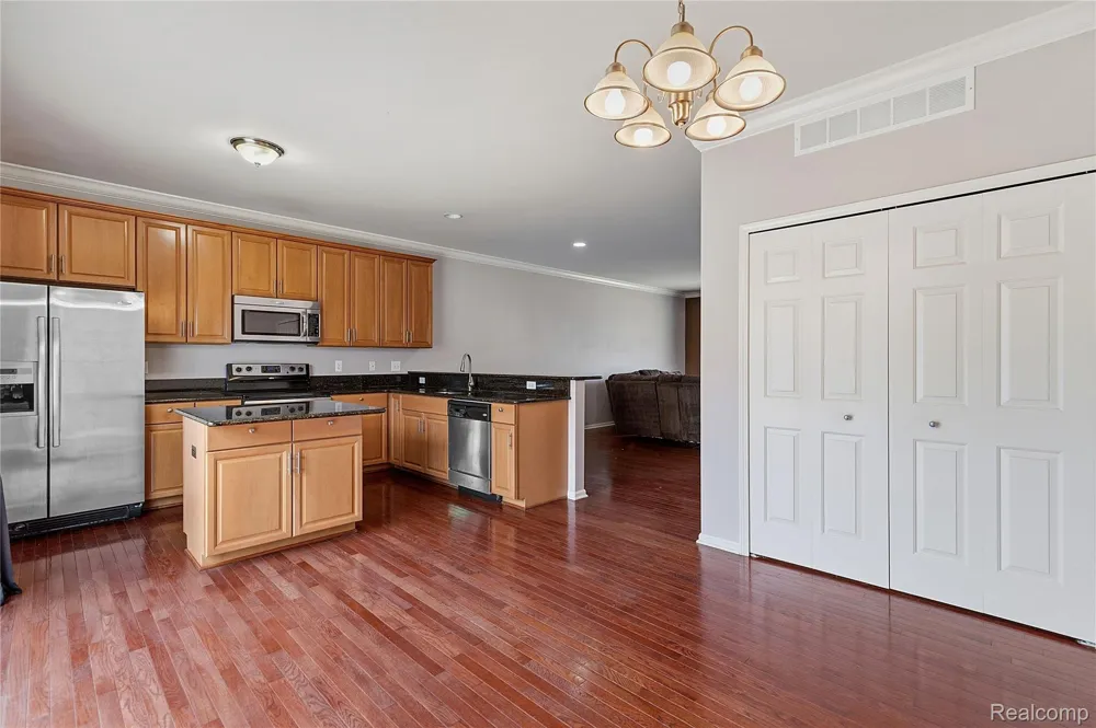 53106 Celtic Drive Shelby Charter Township, MI 48315
