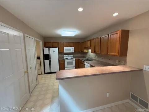 61016 Evergreen Court