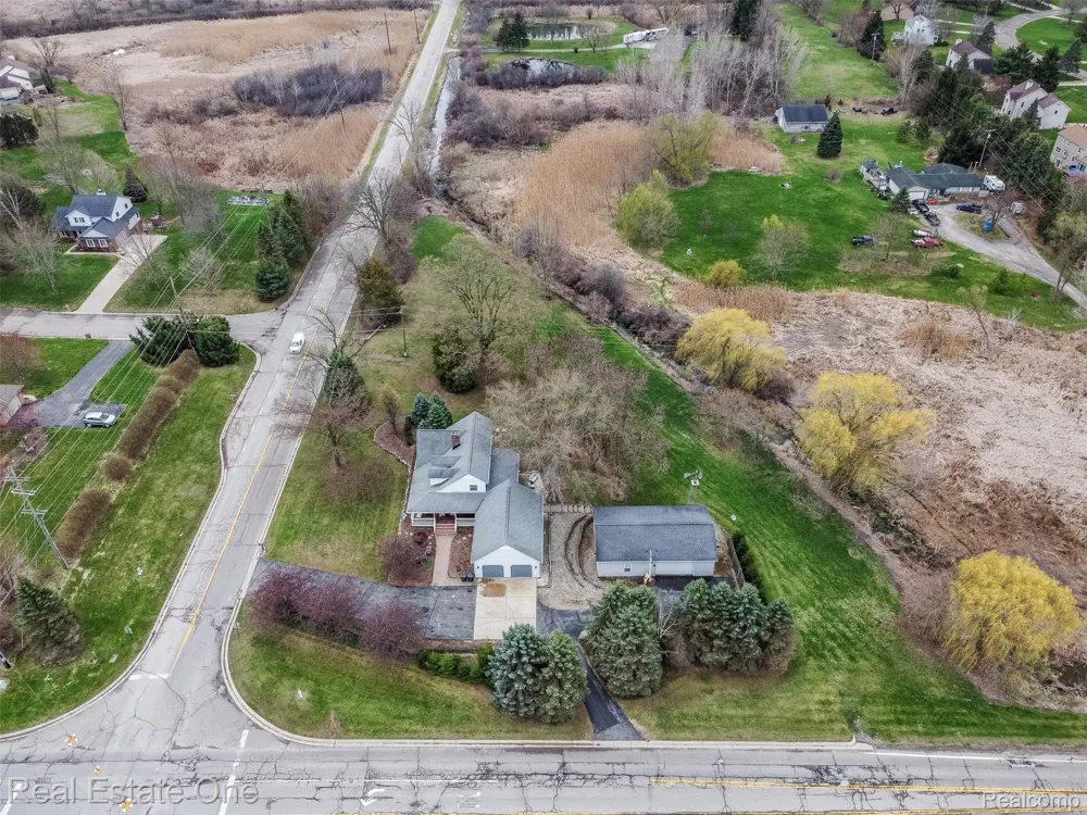 11030 Marshall Road Green Oak Township, MI 48178