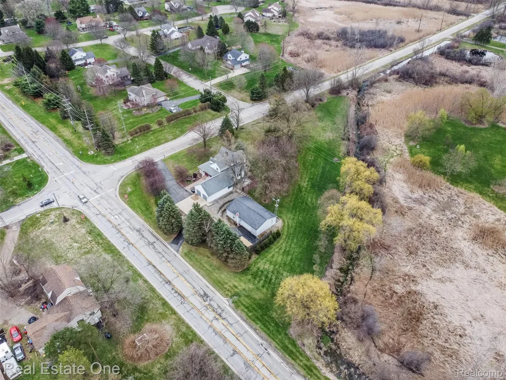 11030 Marshall Road Green Oak Township, MI 48178