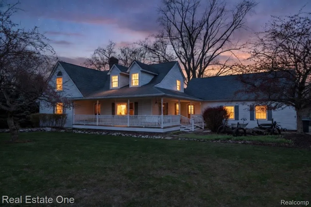 11030 Marshall Road Green Oak Township, MI 48178