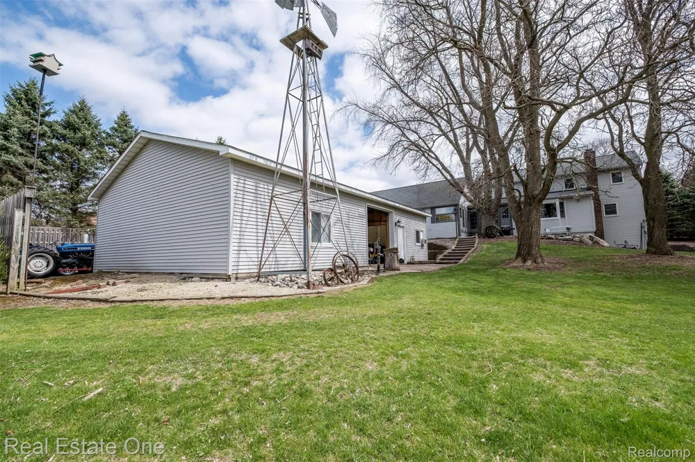 11030 Marshall Road Green Oak Township, MI 48178