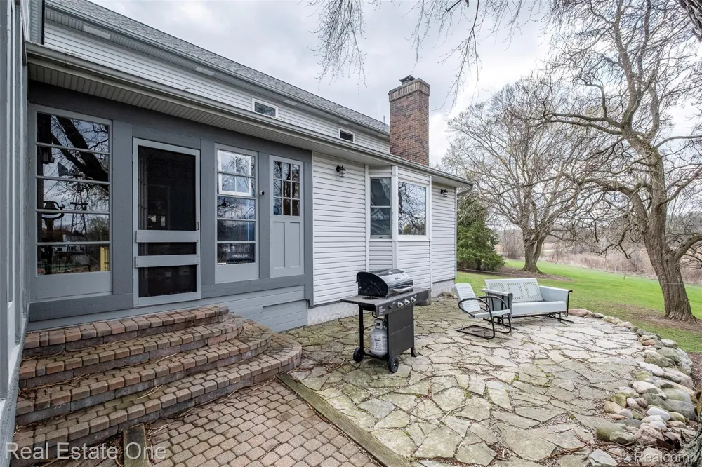 11030 Marshall Road Green Oak Township, MI 48178