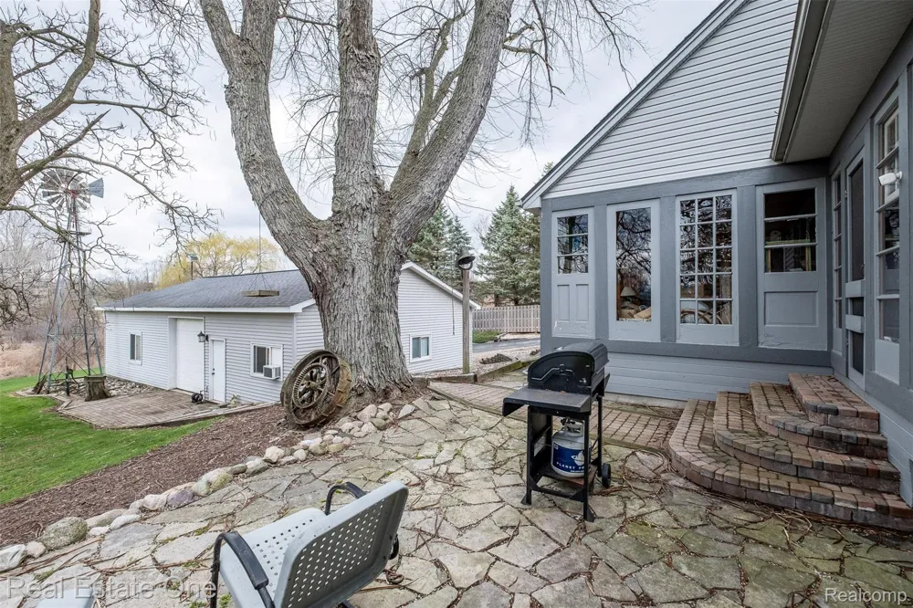11030 Marshall Road Green Oak Township, MI 48178