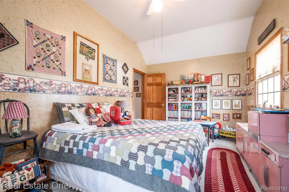 11030 Marshall Road Green Oak Township, MI 48178