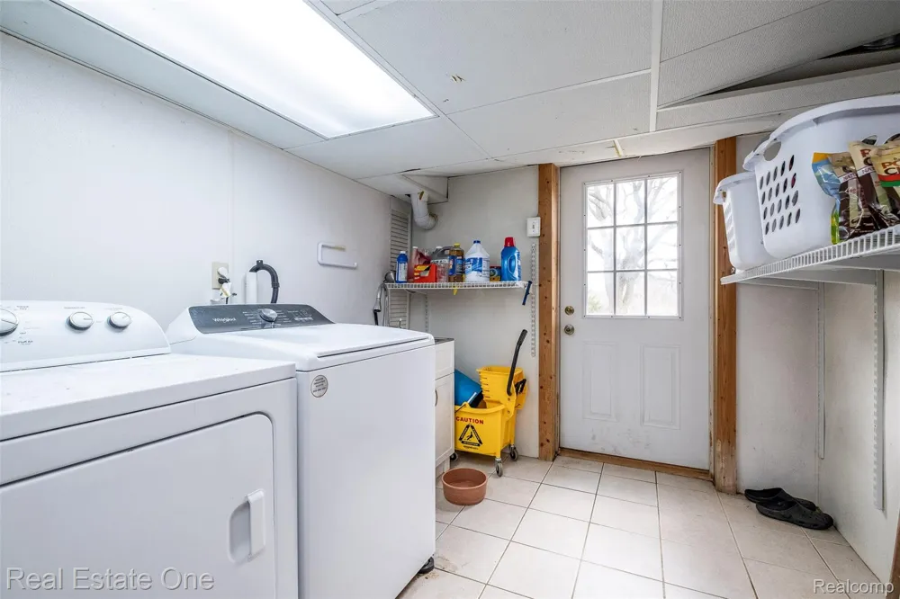 11030 Marshall Road Green Oak Township, MI 48178