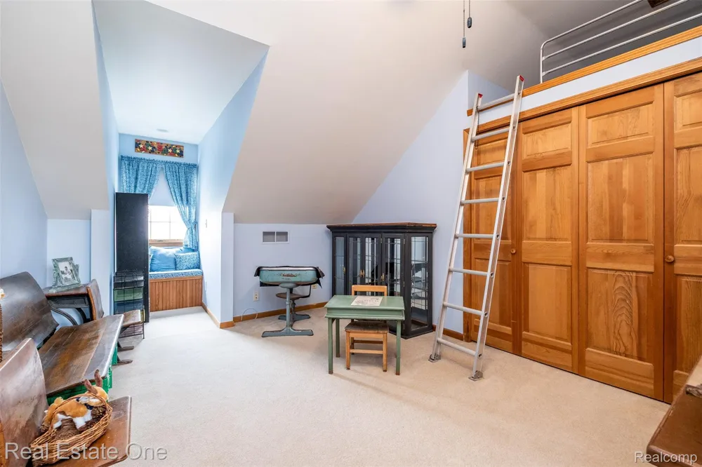 11030 Marshall Road Green Oak Township, MI 48178