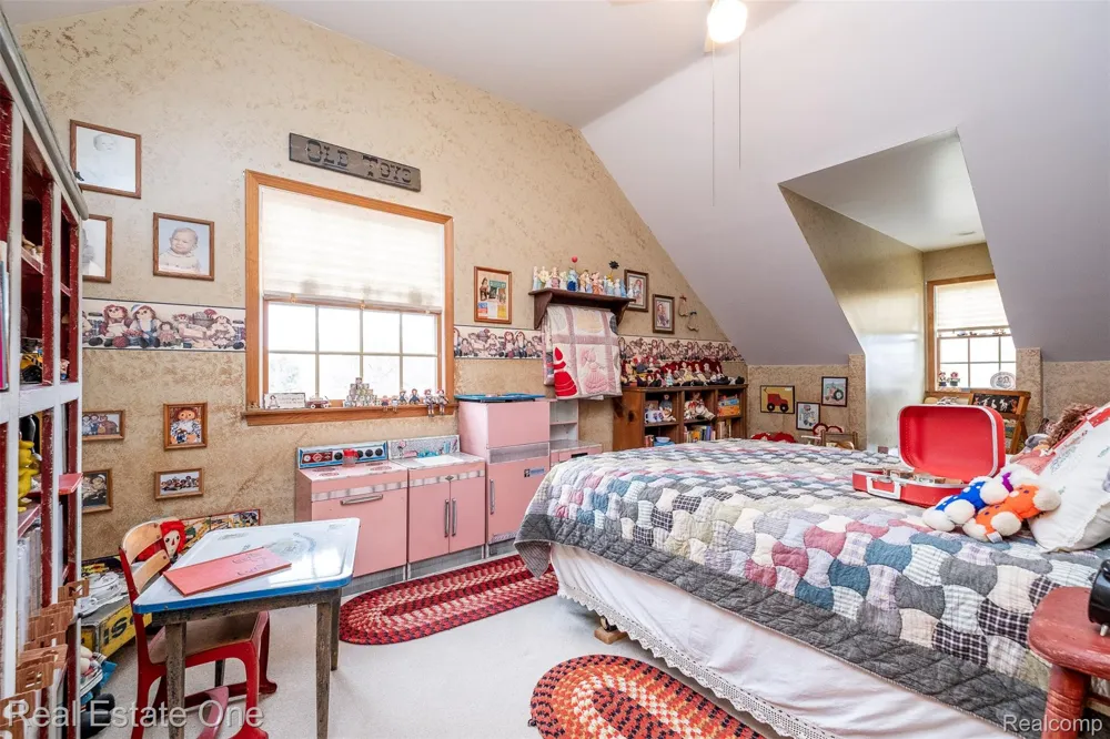 11030 Marshall Road Green Oak Township, MI 48178