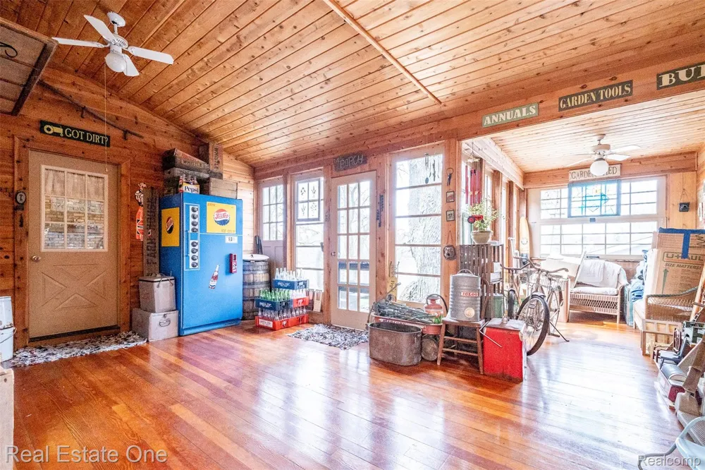 11030 Marshall Road Green Oak Township, MI 48178