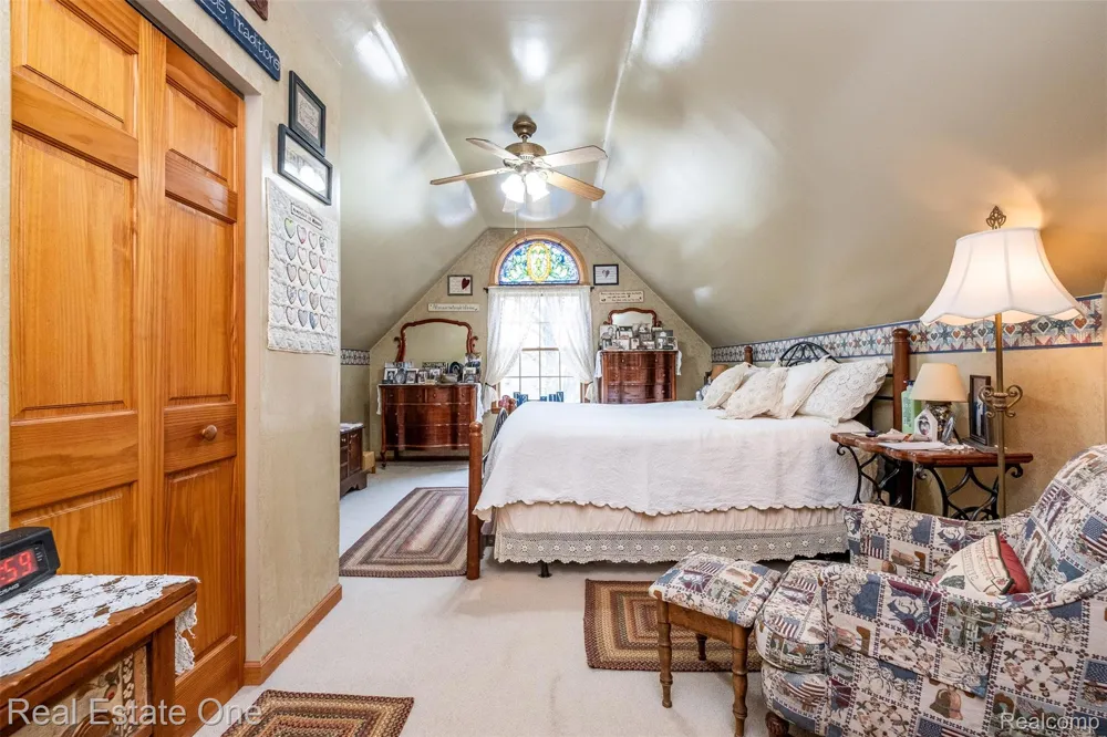 11030 Marshall Road Green Oak Township, MI 48178