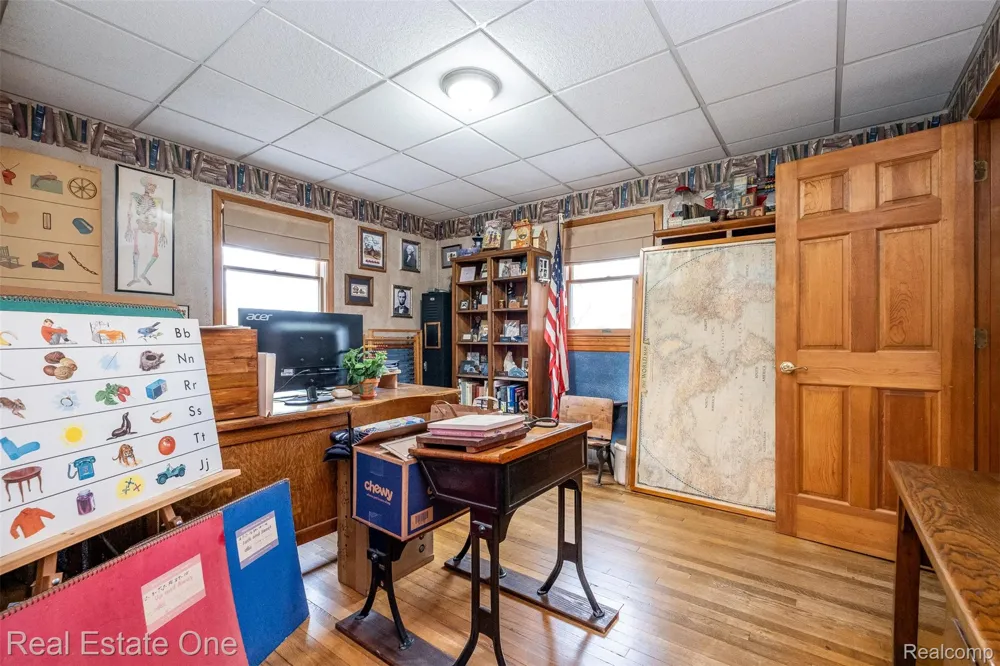 11030 Marshall Road Green Oak Township, MI 48178