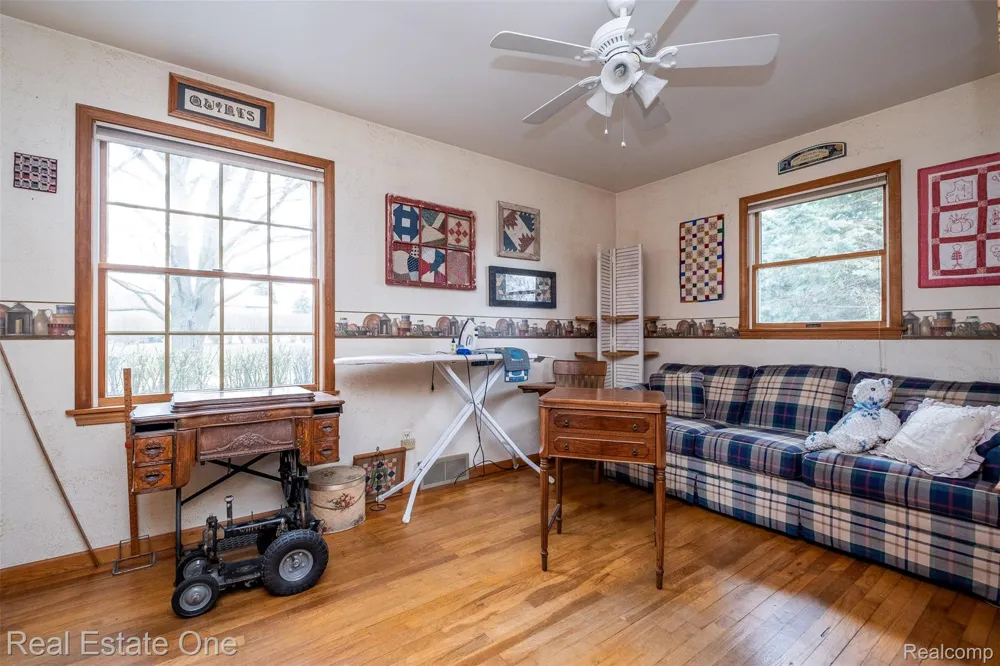 11030 Marshall Road Green Oak Township, MI 48178