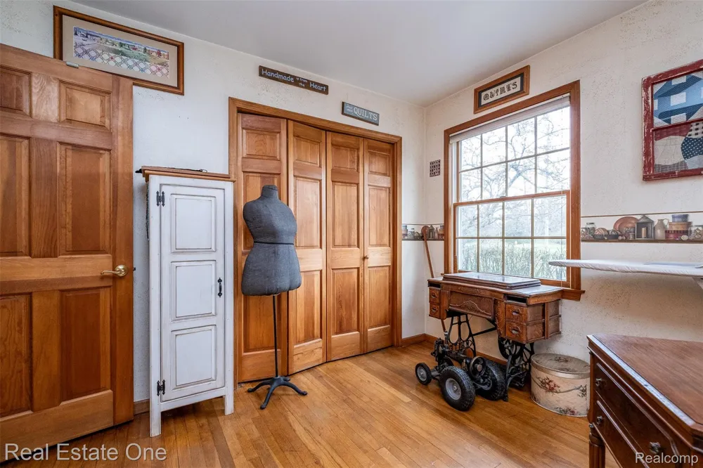 11030 Marshall Road Green Oak Township, MI 48178
