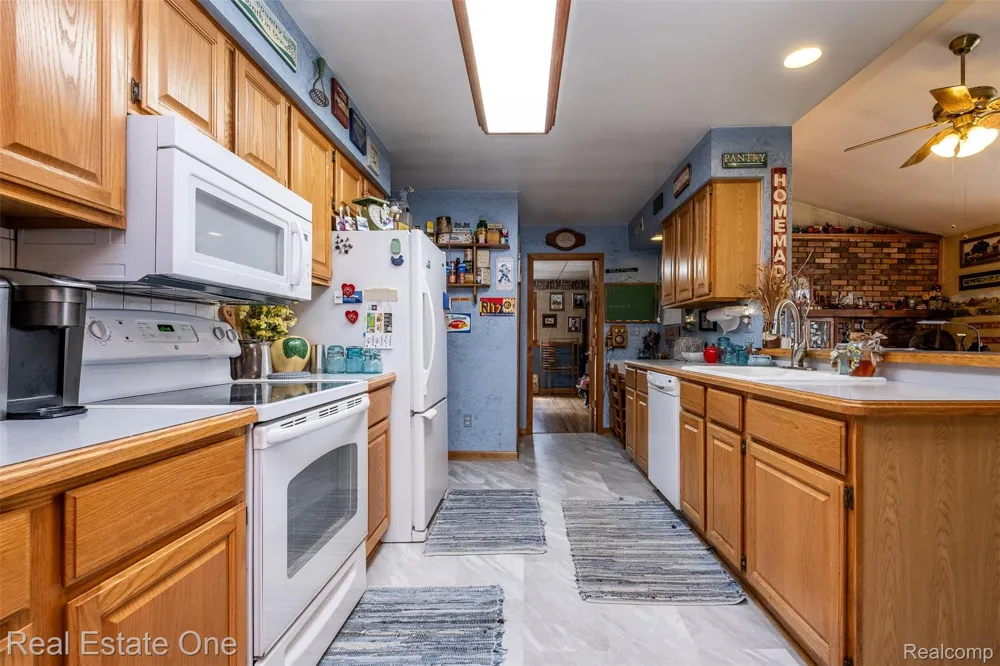 11030 Marshall Road Green Oak Township, MI 48178