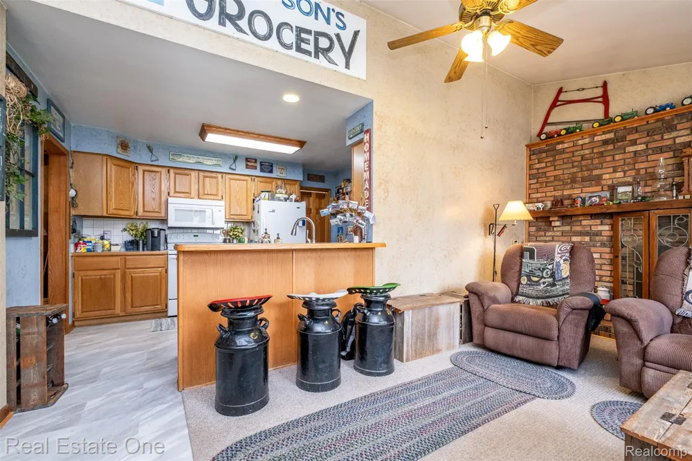 11030 Marshall Road Green Oak Township, MI 48178