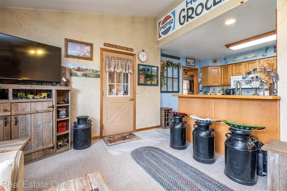 11030 Marshall Road Green Oak Township, MI 48178