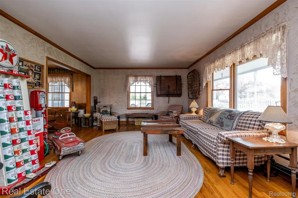 11030 Marshall Road Green Oak Township, MI 48178