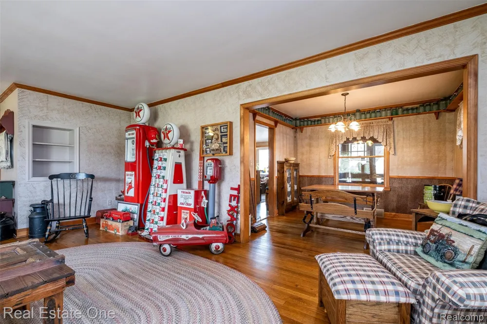 11030 Marshall Road Green Oak Township, MI 48178