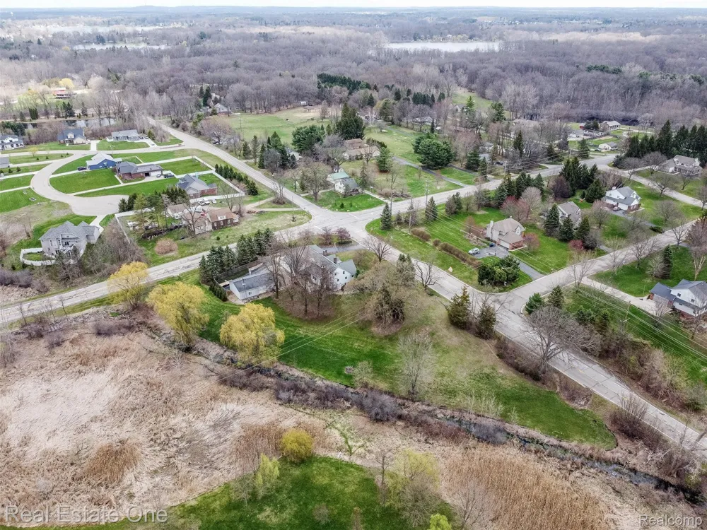 11030 Marshall Road Green Oak Township, MI 48178