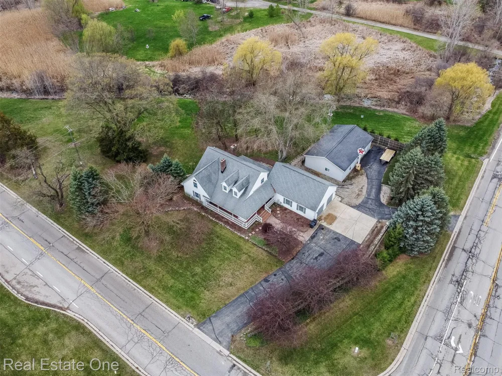 11030 Marshall Road Green Oak Township, MI 48178