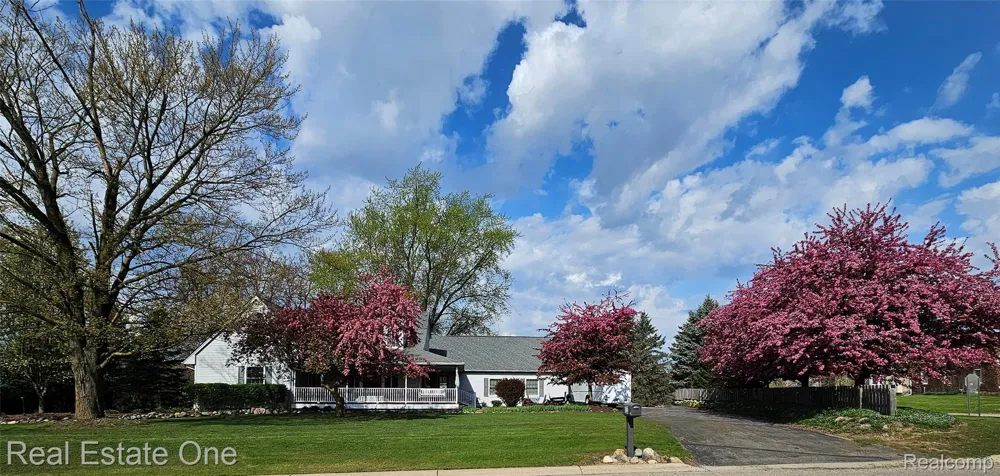 11030 Marshall Road Green Oak Township, MI 48178